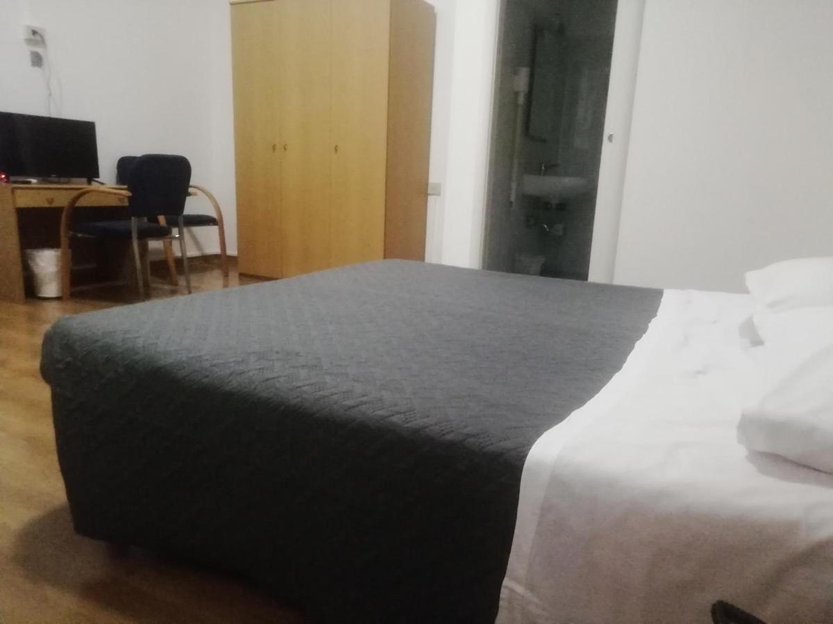 Hotel Alabarda Триест Екстериор снимка