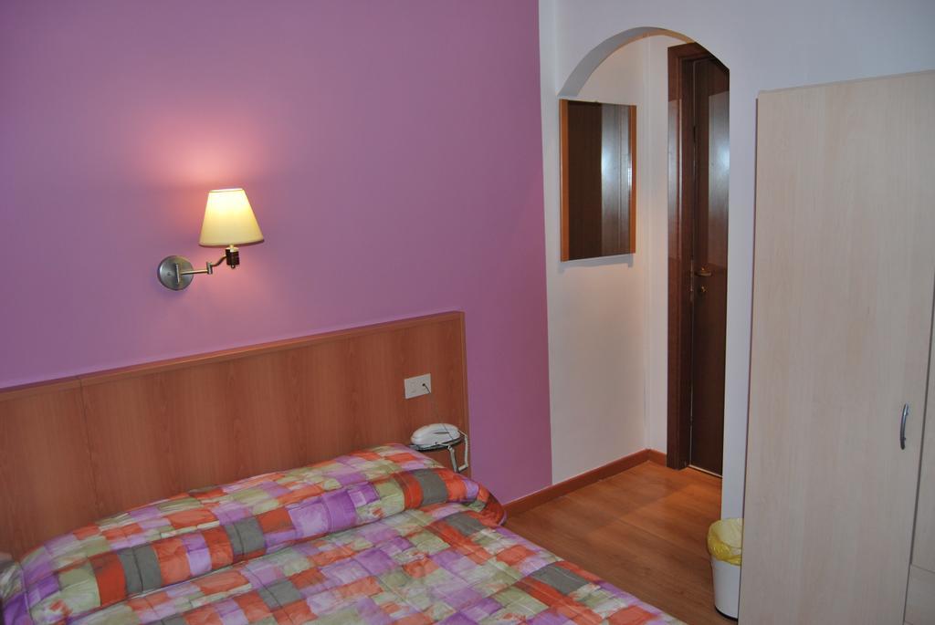 Hotel Alabarda Триест Екстериор снимка
