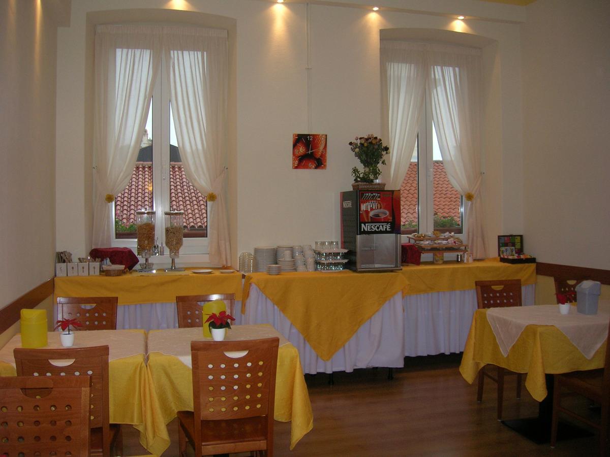 Hotel Alabarda Триест Екстериор снимка