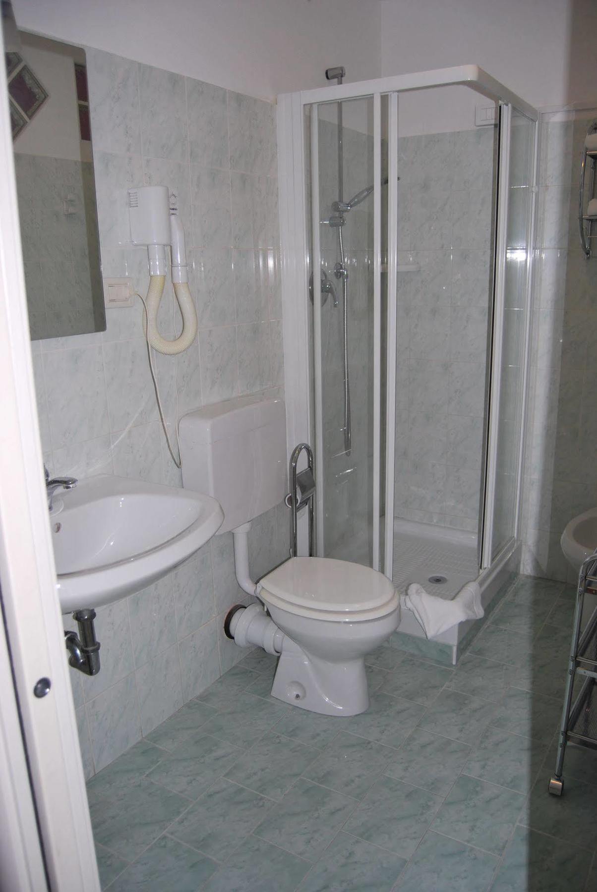 Hotel Alabarda Триест Екстериор снимка