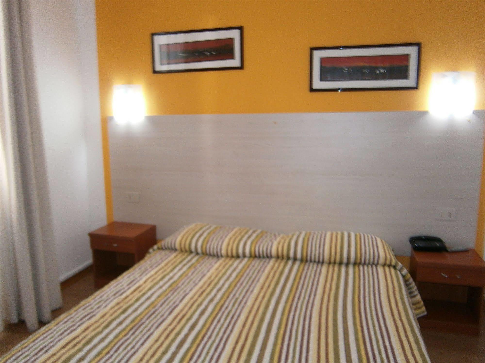 Hotel Alabarda Триест Екстериор снимка