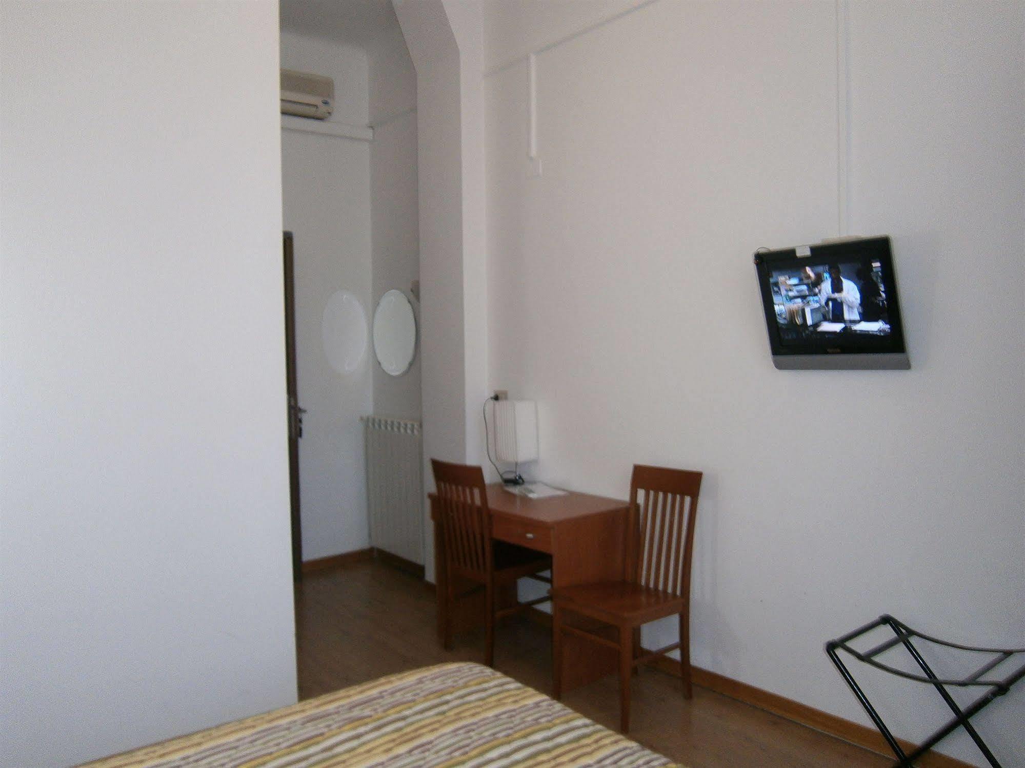 Hotel Alabarda Триест Екстериор снимка