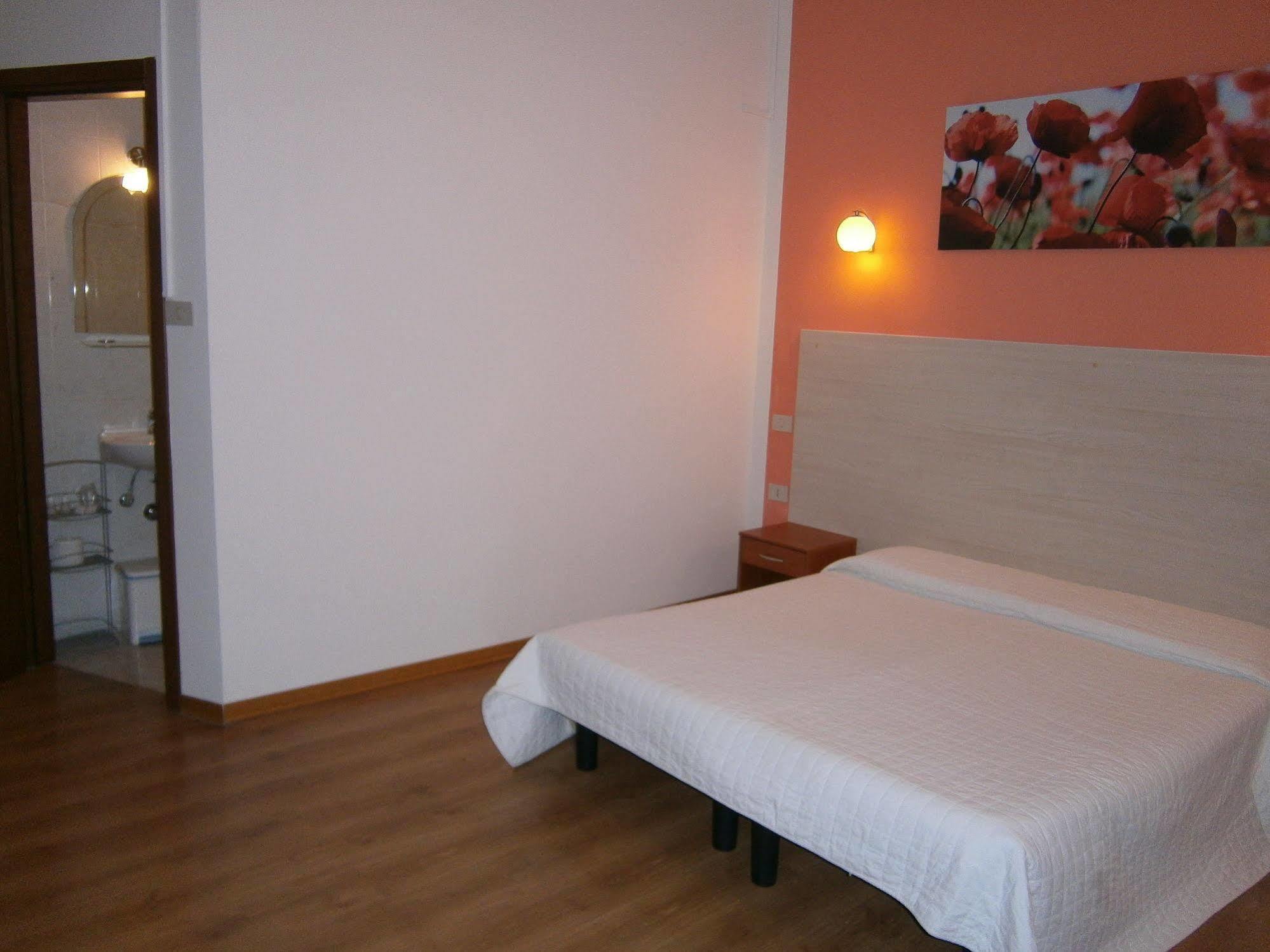 Hotel Alabarda Триест Екстериор снимка