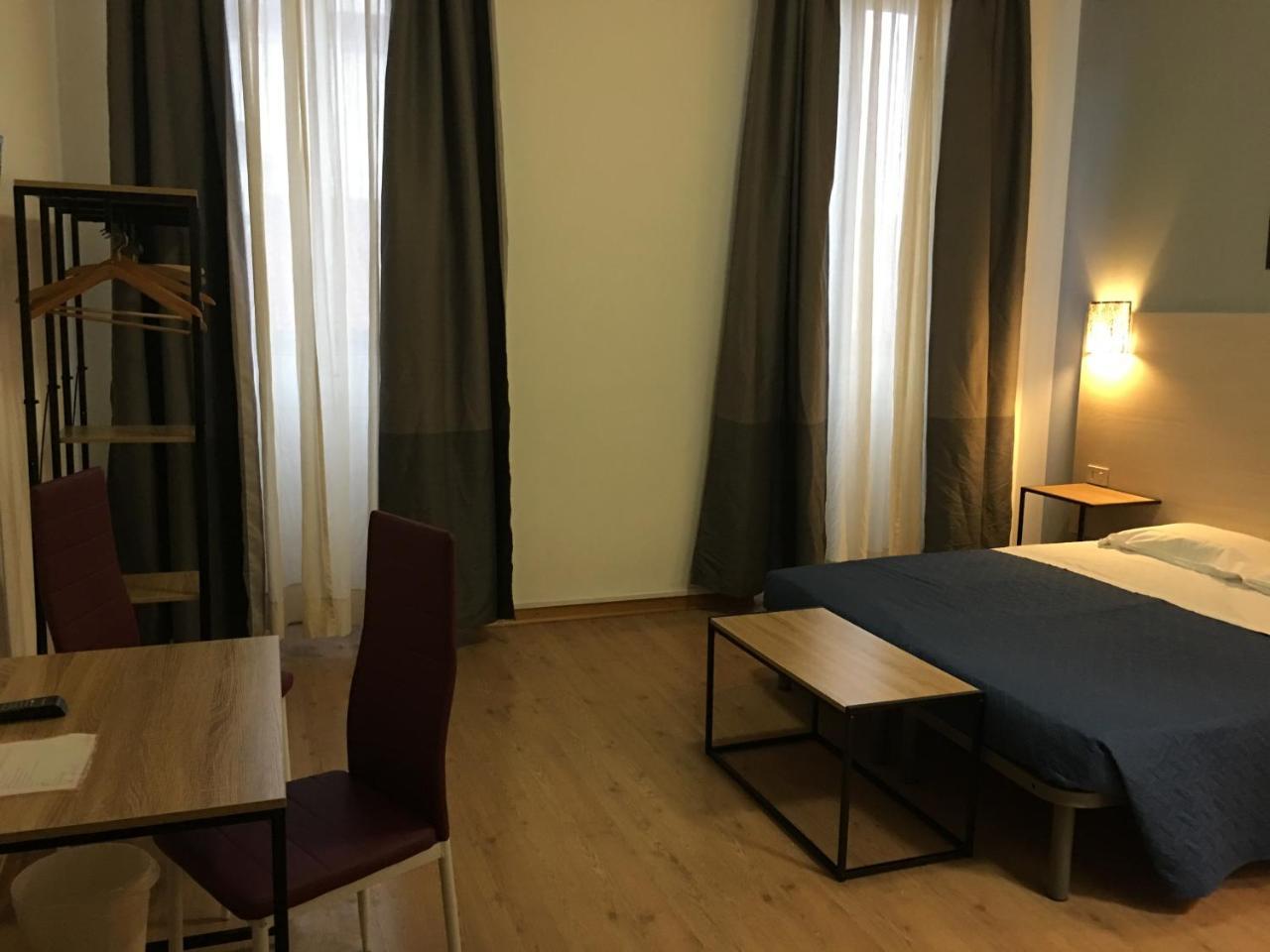 Hotel Alabarda Триест Екстериор снимка