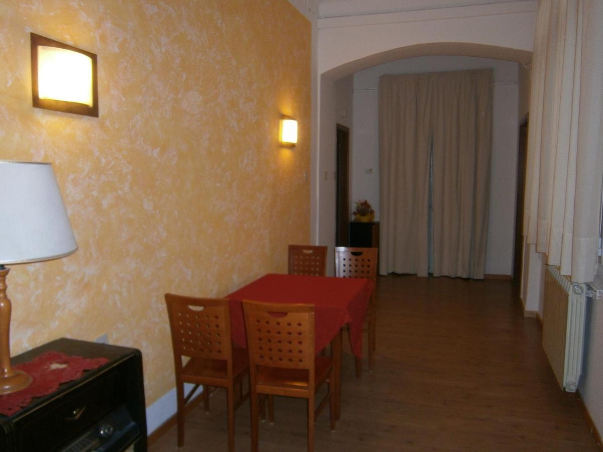 Hotel Alabarda Триест Екстериор снимка